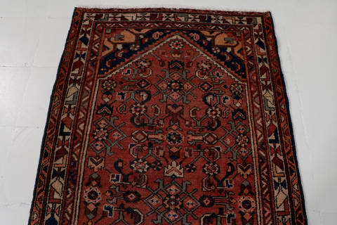 Hamedan Red Runner Hand Knotted 33 X 98 Area Rug 99-111356 Image 4