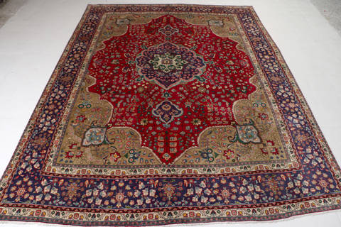 Tabriz Red Hand Knotted 98 X 131  Area Rug 99-111365 Image 1