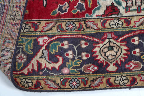 Tabriz Red Hand Knotted 62 X 98  Area Rug 99-111386 Image 14