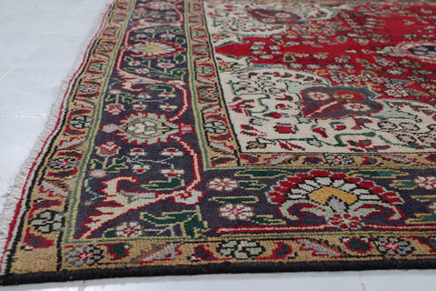 Tabriz Red Hand Knotted 62 X 98  Area Rug 99-111386 Image 8