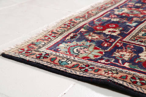 Tabriz Red Hand Knotted 65 X 98  Area Rug 99-111387 Image 8