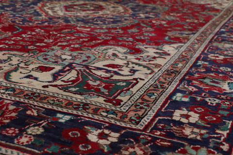 Tabriz Red Hand Knotted 65 X 98  Area Rug 99-111387 Image 9
