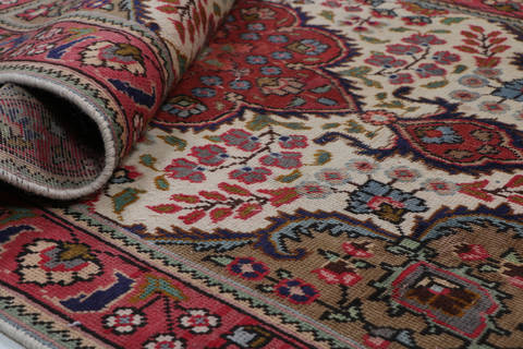 Tabriz Beige Hand Knotted 31 X 411  Area Rug 99-111404 Image 10