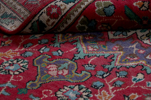 Tabriz Red Hand Knotted 31 X 43  Area Rug 99-111405 Image 10