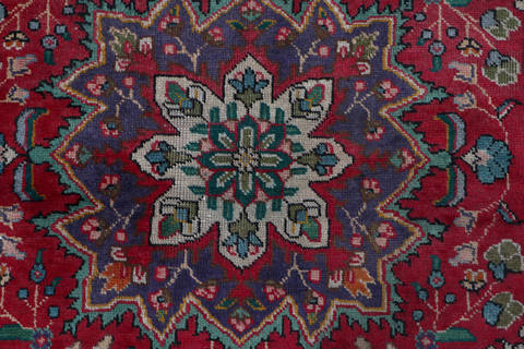 Tabriz Red Hand Knotted 31 X 43  Area Rug 99-111405 Image 5