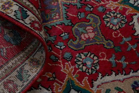 Tabriz Red Hand Knotted 31 X 43  Area Rug 99-111405 Image 9