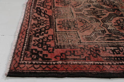 Baluch Red Hand Knotted 29 X 48 Area Rug 99-111412 Image 12