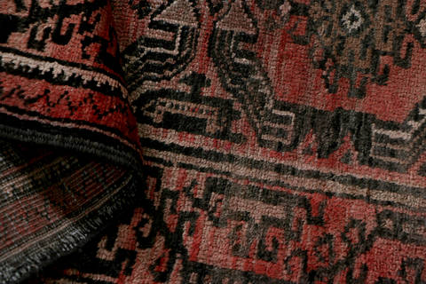 Baluch Red Hand Knotted 29 X 48 Area Rug 99-111412 Image 14