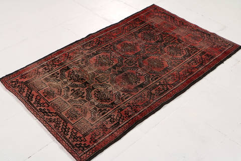 Baluch Red Hand Knotted 29 X 48 Area Rug 99-111412 Image 3
