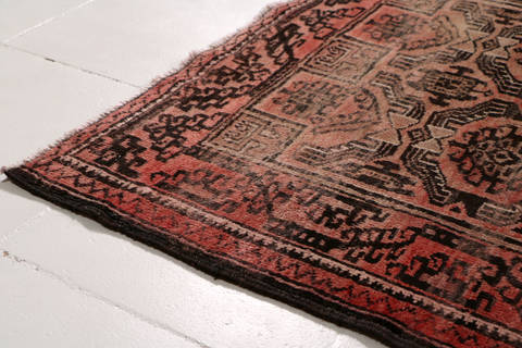 Baluch Red Hand Knotted 29 X 48 Area Rug 99-111412 Image 8
