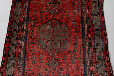 Zanjan Red Hand Knotted 34 X 63 Area Rug 99-111500 Image 4
