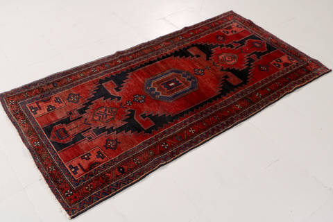 Hamedan Red Runner Hand Knotted 33 X 66 Area Rug 99-111538 Image 4