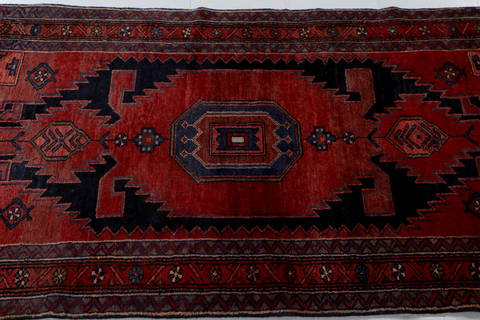Hamedan Red Runner Hand Knotted 33 X 66 Area Rug 99-111538 Image 7