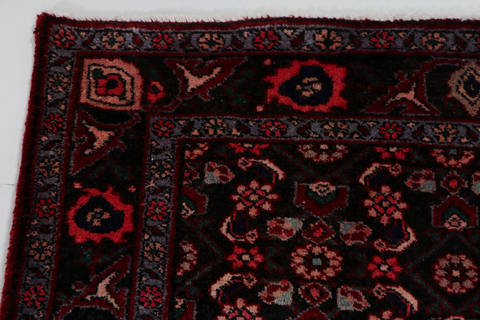 Zanjan Red Hand Knotted 43 X 67 Area Rug 99-111607 Image 3