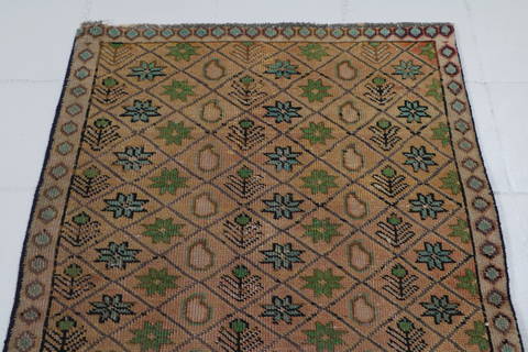 Tabriz Yellow Hand Knotted 30 X 48  Area Rug 99-111647 Image 2