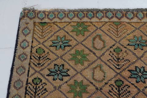 Tabriz Yellow Hand Knotted 30 X 48  Area Rug 99-111647 Image 3