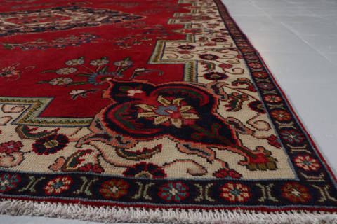 Tabriz Red Hand Knotted 79 X 101  Area Rug 99-111721 Image 10