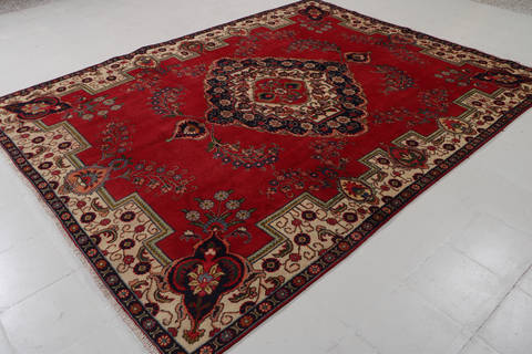 Tabriz Red Hand Knotted 79 X 101  Area Rug 99-111721 Image 4