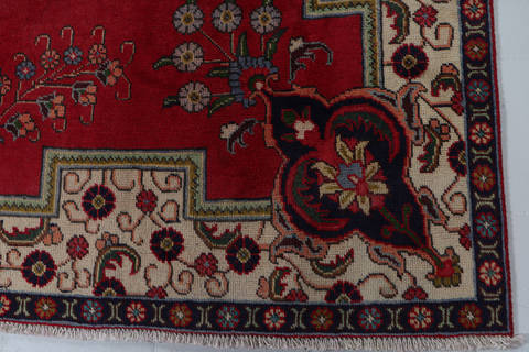 Tabriz Red Hand Knotted 79 X 101  Area Rug 99-111721 Image 7