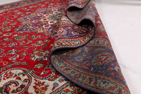 Tabriz Red Hand Knotted 83 X 113  Area Rug 99-111775 Image 14