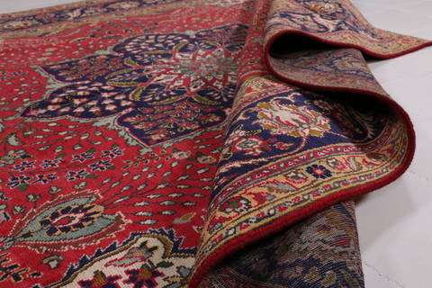 Tabriz Red Hand Knotted 84 X 121  Area Rug 99-111776 Image 12