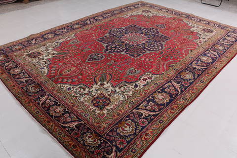 Tabriz Red Hand Knotted 84 X 121  Area Rug 99-111776 Image 3