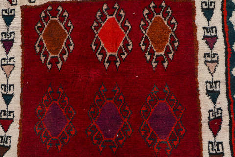 Shiraz Red Hand Knotted 31 X 51  Area Rug 99-111835 Image 7