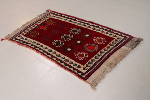 Shiraz Red Hand Knotted 31 X 51  Area Rug 99-111835 Image 2