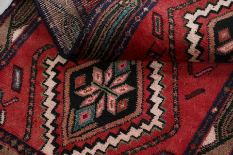Hamedan Red Hand Knotted 26 X 411 Area Rug 99-111839 Image 13