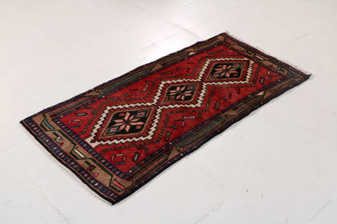 Hamedan Red Hand Knotted 26 X 411 Area Rug 99-111839 Image 2