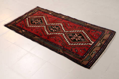 Hamedan Red Hand Knotted 26 X 411 Area Rug 99-111839 Image 4
