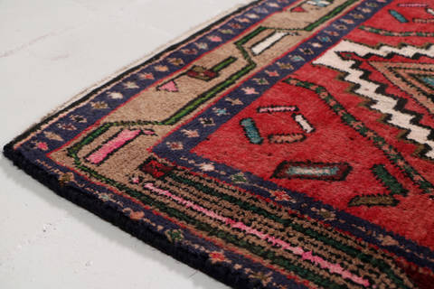 Hamedan Red Hand Knotted 26 X 411 Area Rug 99-111839 Image 8