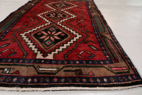Hamedan Red Hand Knotted 26 X 411 Area Rug 99-111839 Image 9