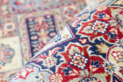 Pak-Persian Red Hand Knotted 82 X 101 Area Rug 700-111897 Image 7