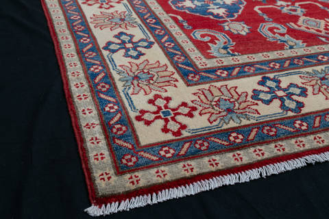 Kazak Red Hand Knotted 67 X 100 Area Rug 700-111900 Image 4
