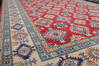 Kazak Red Hand Knotted 85 X 115  Area Rug 700-111902 Thumb 3