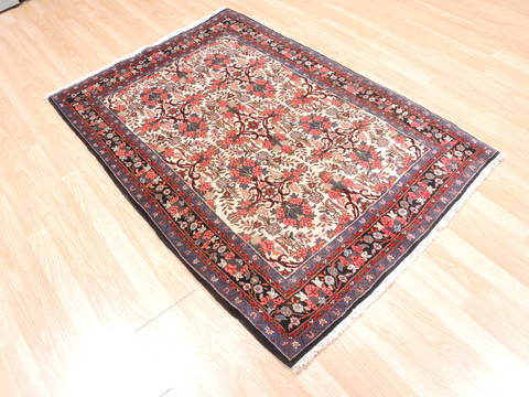Bidjar Red Hand Knotted 37 X 50 Area Rug 100-111974 Image 3