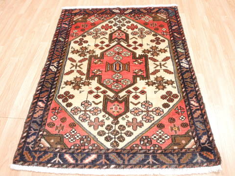 Hamedan Red Hand Knotted 37 X 49 Area Rug 100-111982 Image 1