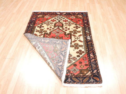 Hamedan Red Hand Knotted 37 X 49 Area Rug 100-111982 Image 9