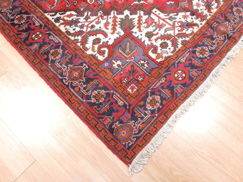 Heriz Red Hand Knotted 70 X 100 Area Rug 100-111992 Image 3