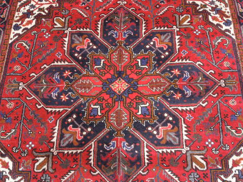 Heriz Red Hand Knotted 70 X 100 Area Rug 100-111992 Image 5