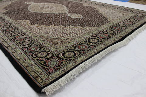 Mahi Black Hand Knotted 68 X 910 Area Rug 902-111999 Image 1