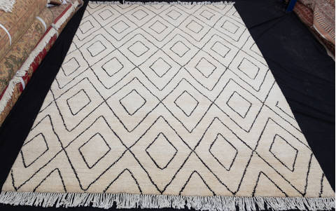 Moroccan White Hand Knotted 64 X 95 Area Rug 700-112086 Image 1