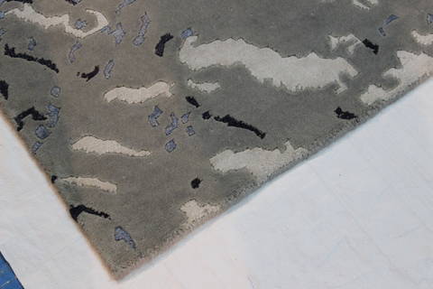 Modern-Contemporary Grey Hand Knotted 81 X 98 Area Rug 902-112109 Image 1