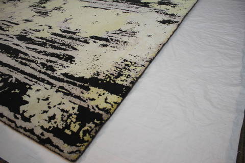 Modern Black Hand Knotted 81 X 101 Area Rug 902-112111 Image 1