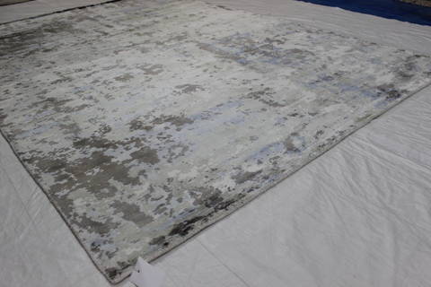 Modern Green Hand Loomed 56 X 80 Area Rug 902-112157 Image 2