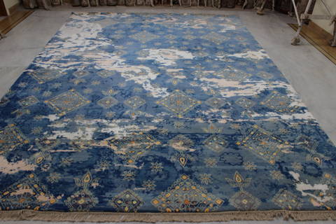 Modern Blue Hand Knotted 90 X 124 Area Rug 905-112233 Image 1