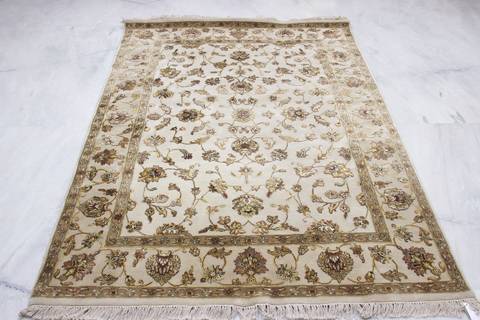 Jaipur White Hand Knotted 50 X 71 Area Rug 905-112340 Image 1