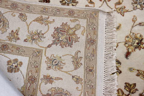 Jaipur White Hand Knotted 50 X 71 Area Rug 905-112340 Image 3