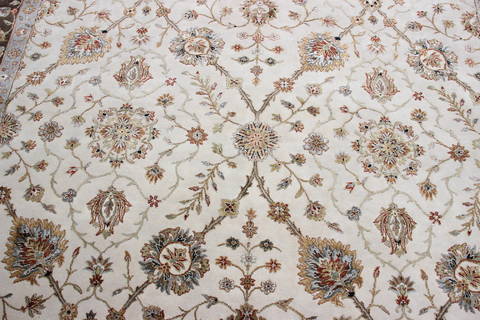 Jaipur White Hand Knotted 82 X 103 Area Rug 905-112389 Image 3